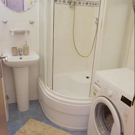 Vip Castle - Belohorska Apartamento *